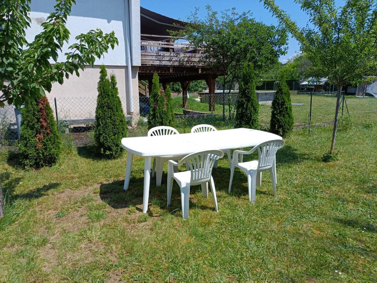 Gite Les Dames Du Quint 3 Etoiles Baume-les-Dames Esterno foto
